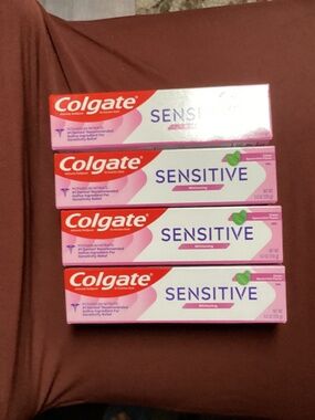 Colgate Sensitive Whitening toothpaste bundle 6.0 oz (170g) New